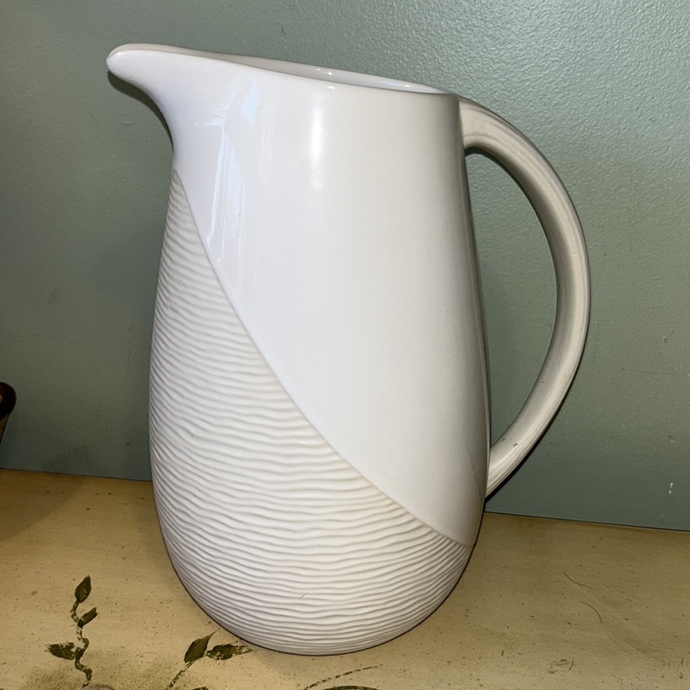 Pfaltzgraff Sand & Seas Collection Sail Textured Wave White Pitcher